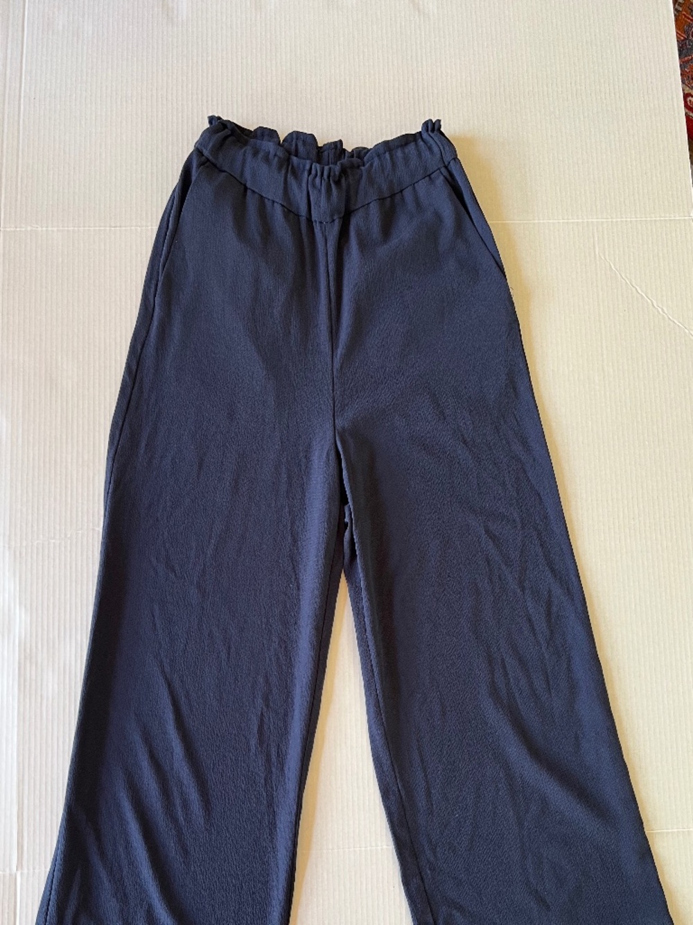 H&M Formal Capri Formal Pants Ruffle Waistband - Steel Blue - Size Women’s 4
